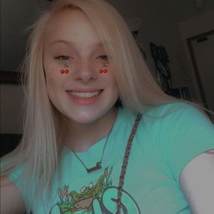 Meet your Posher, Kayla